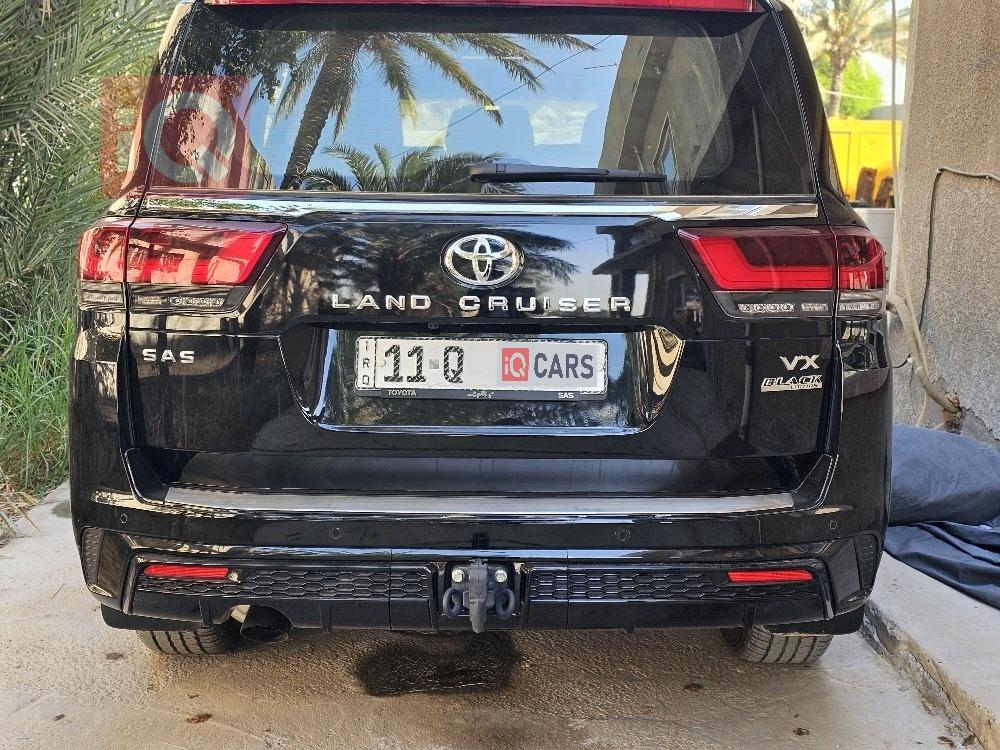 تۆیۆتا لاند کروزەر